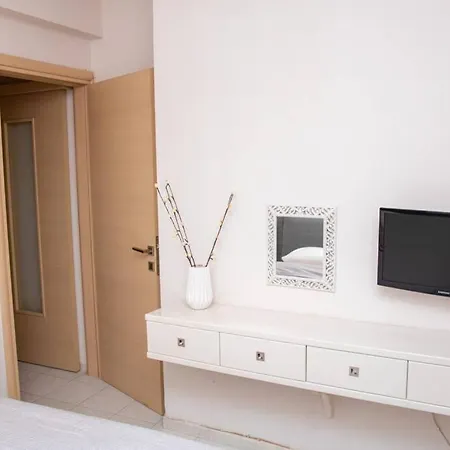 Apartment Sweet #center#